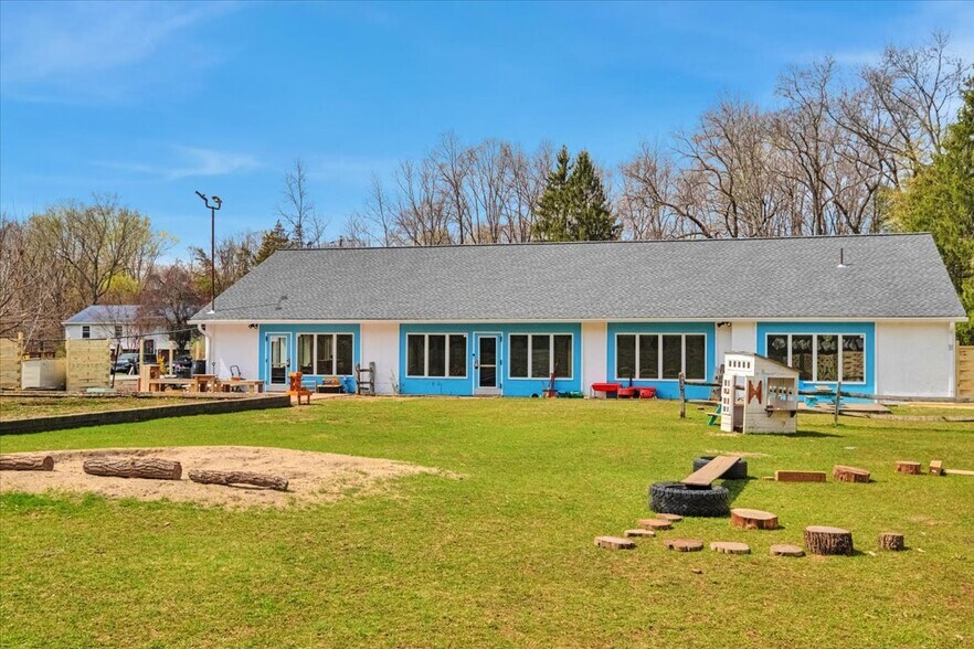 More Photos Of 4 Glenna Dr, Carmel Specialty For Sale