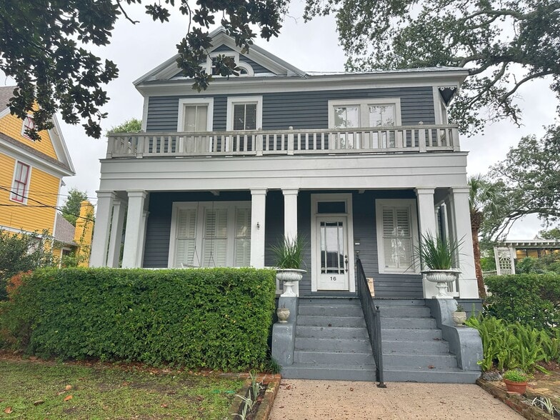 More Photos Of 16 W La Rua St, Pensacola Loft Creative Space For Sale