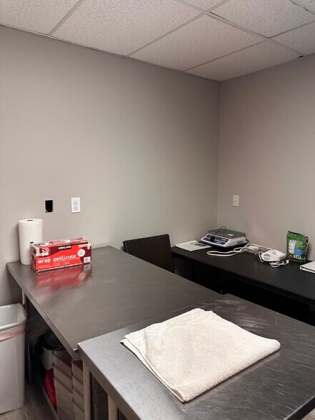 More Photos Of 2255 Center St, Chattanooga Storefront Retail Office For Lease