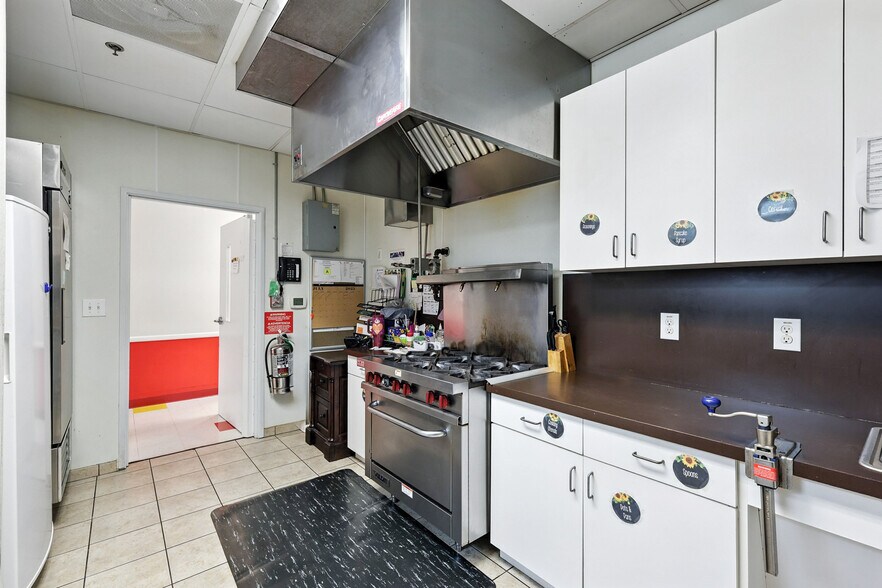 More Photos Of 1700 Cedar Run, Ennis Daycare Center For Sale