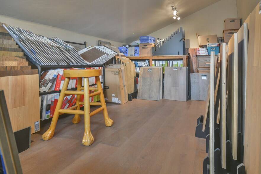 More Photos Of 25266 Highway 18, Crestline Service Station For Sale