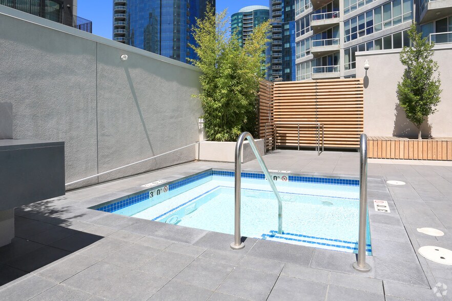 More Photos Of 399 Fremont St, San Francisco Apartments For Lease