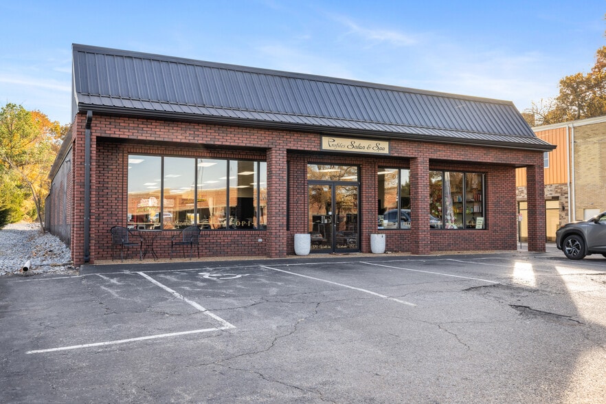 Primary Photo Of 1301 Chestnut St, Murray Flex For Sale
