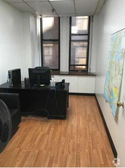 More Photos Of 39 W 32nd St, New York Office For Lease
