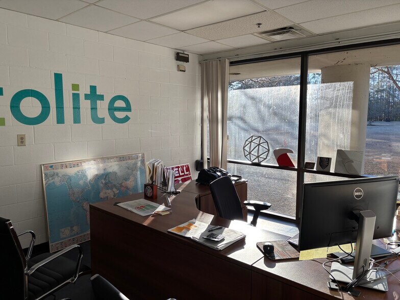 More Photos Of 5 Technology Cir, Columbia Warehouse For Sale