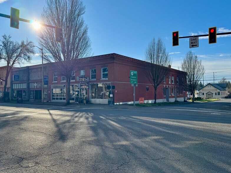 More Photos Of 500 E 1st St, Newberg Storefront Retail Residential For Sale