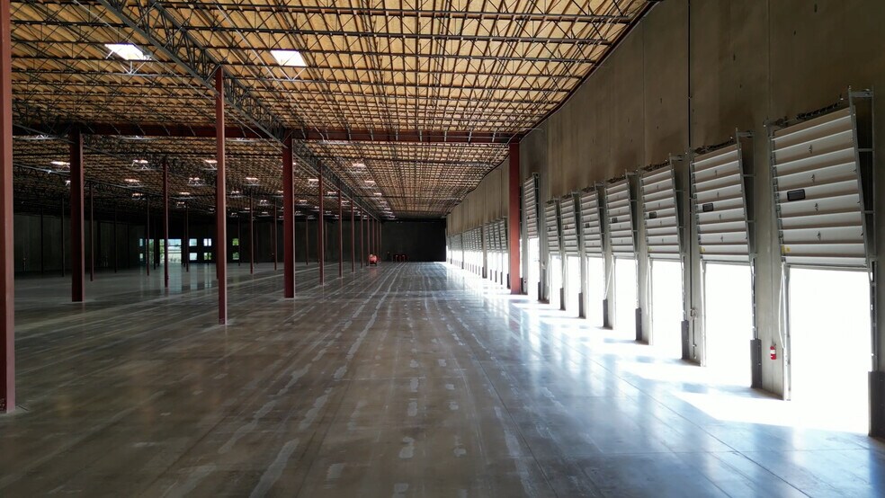 More Photos Of 30152 Road 84, Visalia Distribution For Lease