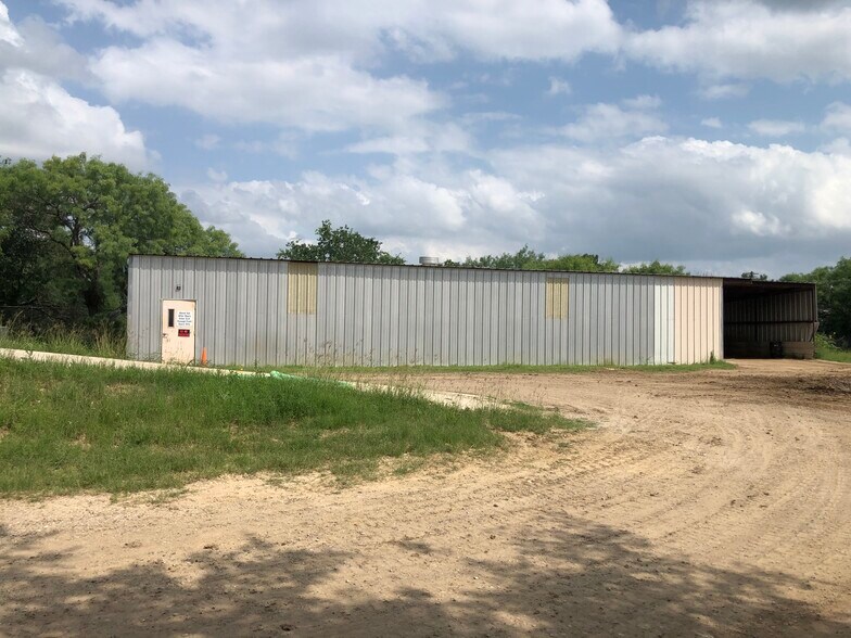 More Photos Of 11595 US Highway 181, San Antonio Service For Lease