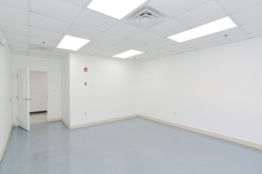 More Photos Of 162 N Main St, Sharon Schools For Lease