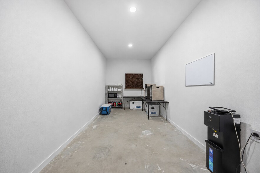 More Photos Of 1061 County Road 6111, Dayton Industrial For Sale