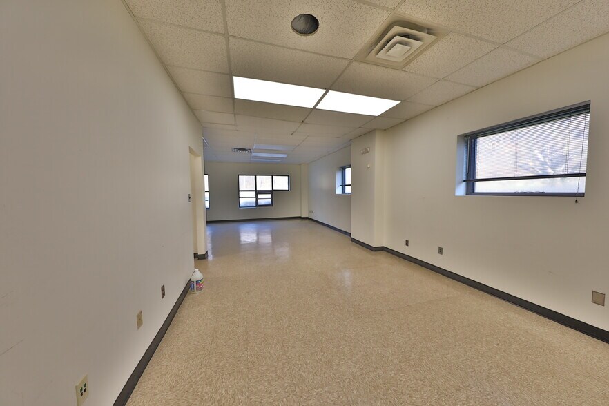 More Photos Of 12 Orben Dr, Landing Showroom For Lease