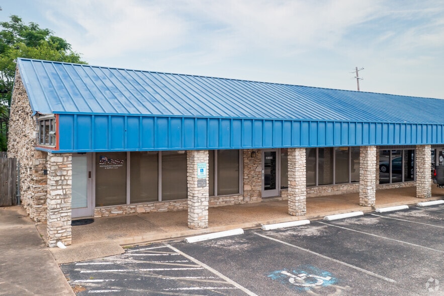 More Photos Of 6110-6130 W Highway 290, Austin Storefront Retail Office For Lease