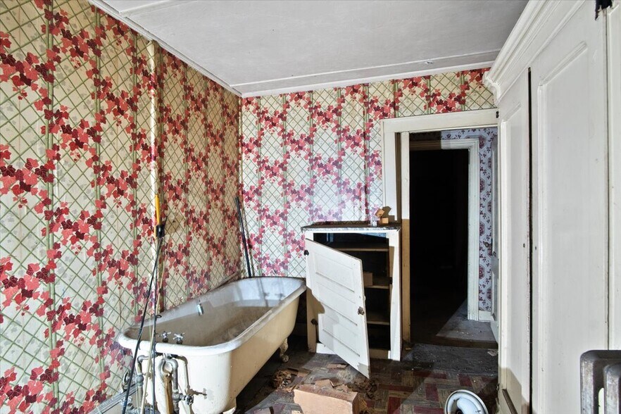 More Photos Of 116 Franklin Ave, Scranton Storefront Retail Office For Sale