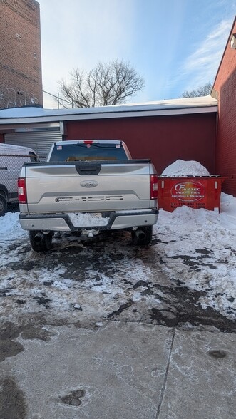 More Photos Of 1960 Richmond Ter, Staten Island Auto Repair For Lease