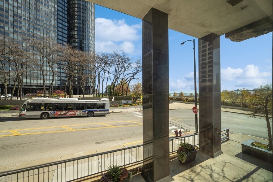 More Photos Of 400 E Randolph St, Chicago Apartments For Sale