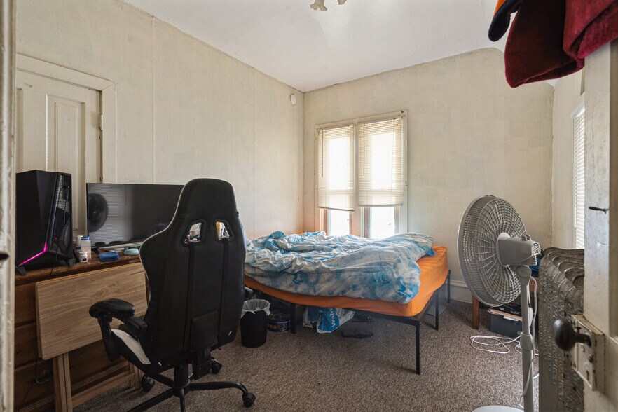 More Photos Of 431 6th Ave S, Clinton Apartments For Sale