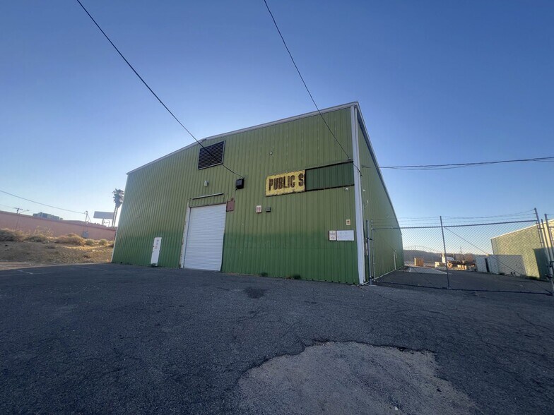 More Photos Of 160-170 Eastgate Rd, Barstow Warehouse For Lease