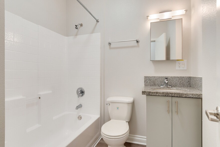 More Photos Of 5529-5533 Hollywood Blvd, Los Angeles Apartments For Sale