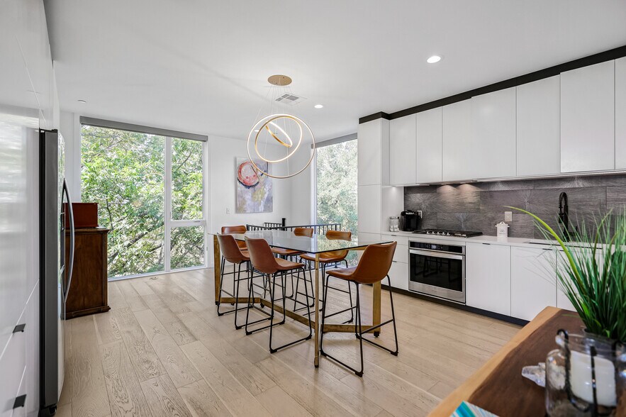 More Photos Of 2208 Lake Austin Blvd, Austin Office Residential For Sale
