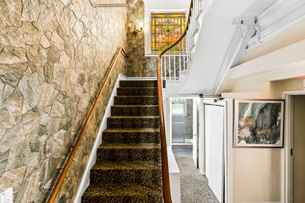 More Photos Of 16 Pleasant St, Bridgewater Specialty For Sale