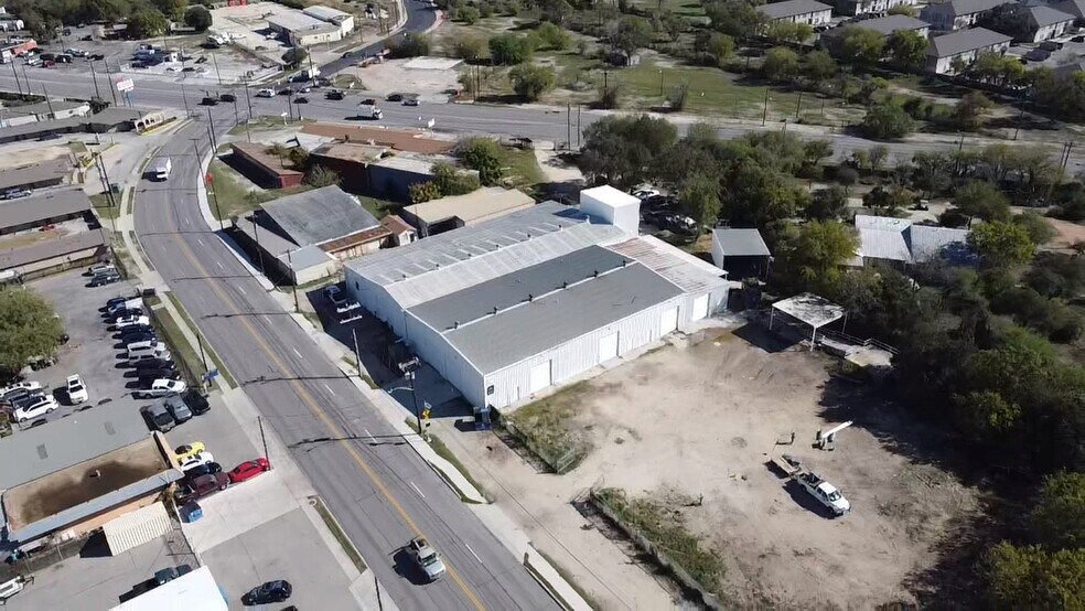 More Photos Of 2833 Roosevelt Ave, San Antonio Warehouse For Lease