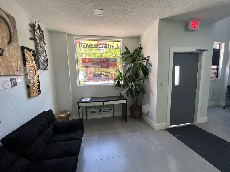 More Photos Of 1918 Harrison St, Hollywood Loft Creative Space For Lease