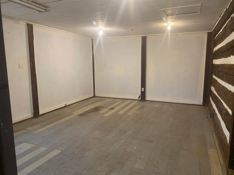 More Photos Of 1760 Fairview Blvd, Fairview General Retail For Sale