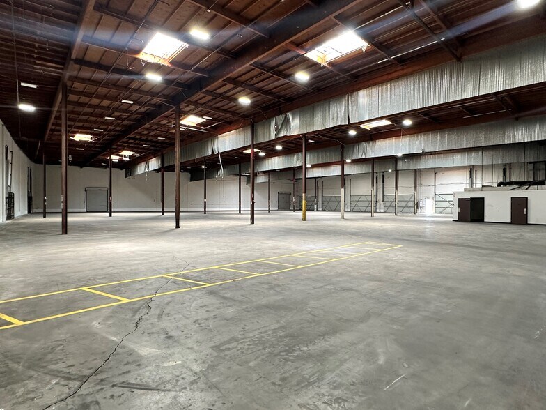 More Photos Of 4270-4310 S Maywood Ave, Vernon Warehouse For Lease