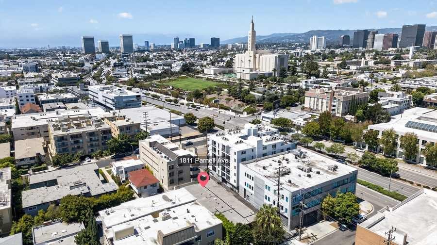 More Photos Of 1811 PARNELL AV, Los Angeles Apartments For Sale