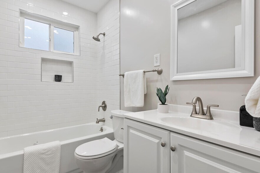 More Photos Of 2201 Avon St, Los Angeles Multifamily For Sale