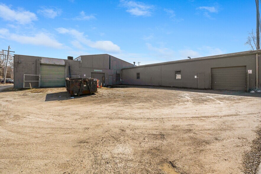 More Photos Of 437 Holtzman Ave, Columbus Warehouse For Sale