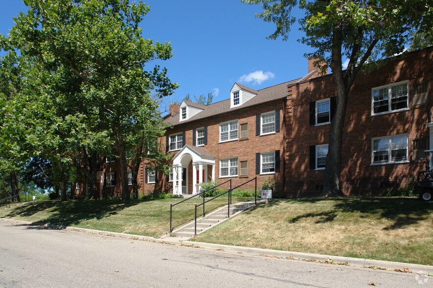 Primary Photo Of 1315 Westview Ave, East Lansing Apartments For Sale