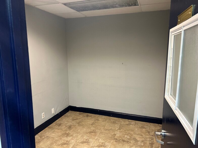 More Photos Of 4121-4141 NW 5th St, Plantation Medical For Sale