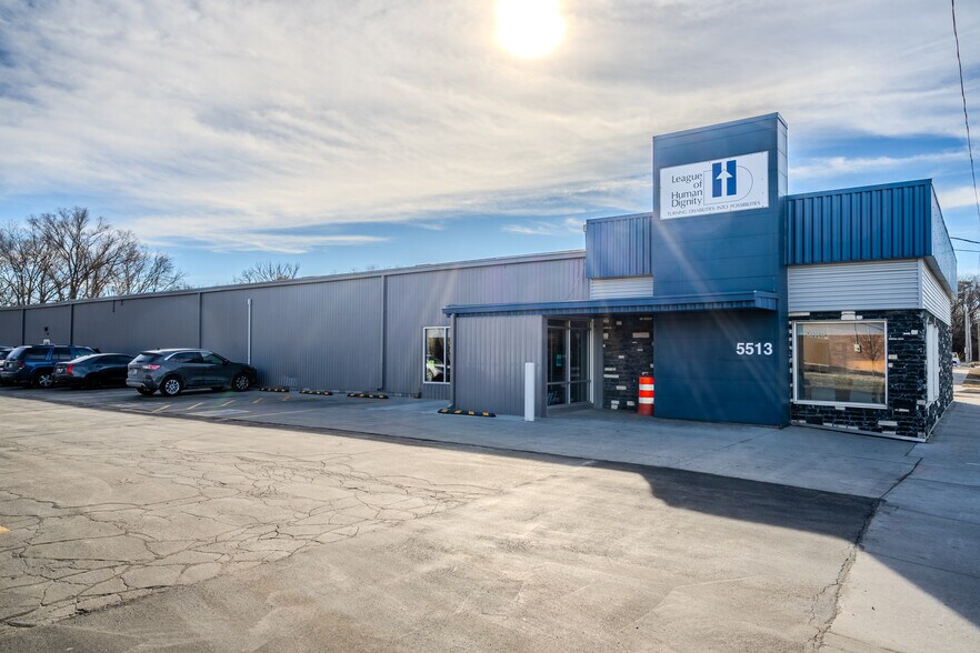 More Photos Of 5513 Center St, Omaha Loft Creative Space For Sale