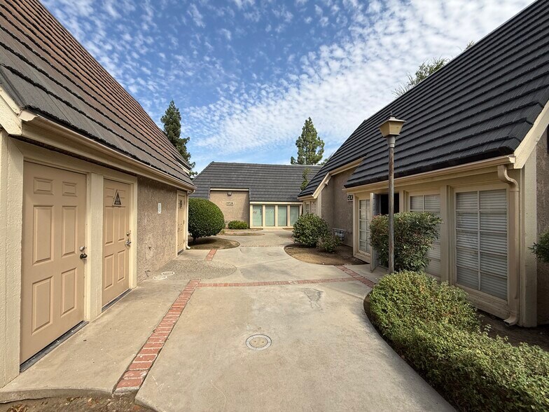 More Photos Of 2130 N Winery Ave, Fresno Office For Lease