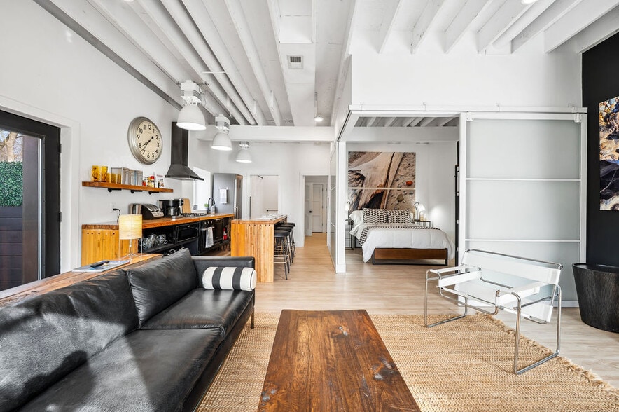 More Photos Of 13662 Red Arrow Hwy, Harbert Hotel For Sale