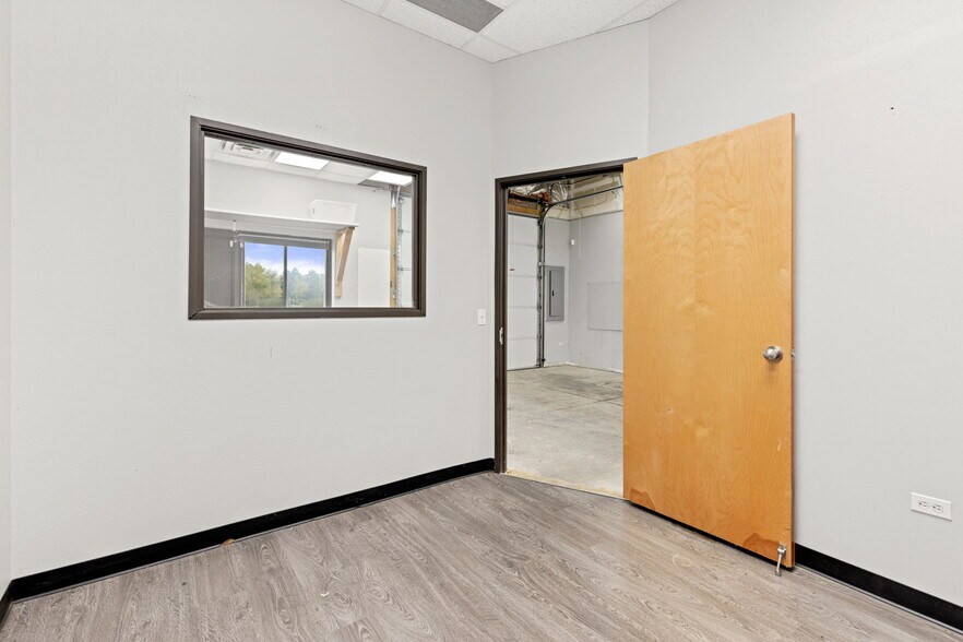 More Photos Of 275 Waneka Pky, Lafayette Freestanding For Lease