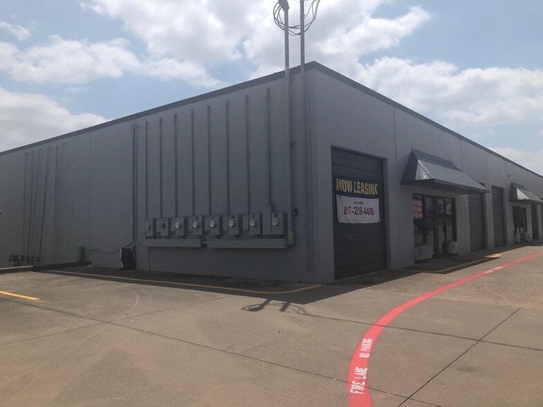 More Photos Of 300 Bryant Ave, Midlothian Light Distribution For Lease