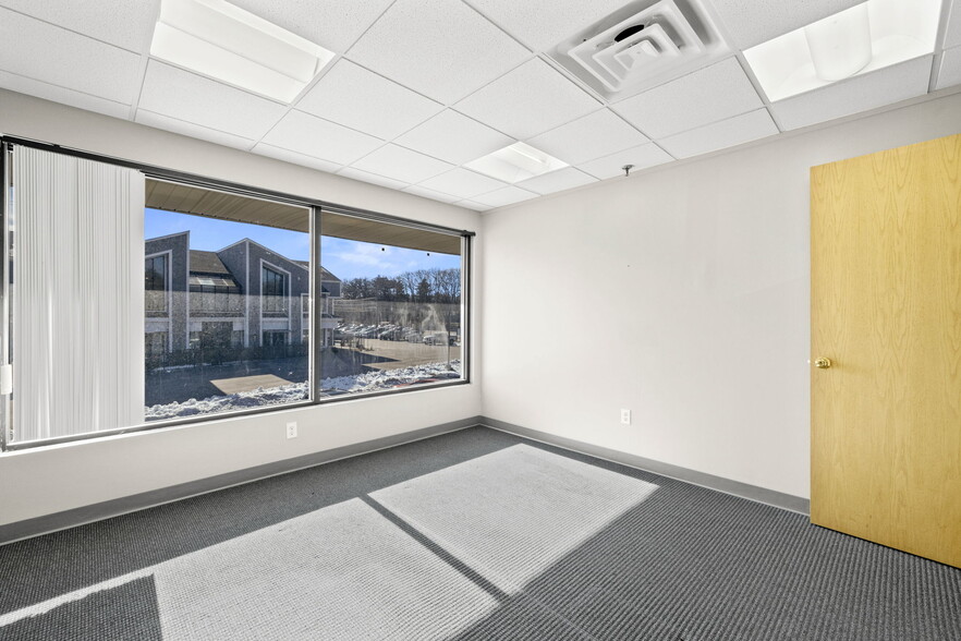 More Photos Of 264 N Broadway, Salem Freestanding For Sale