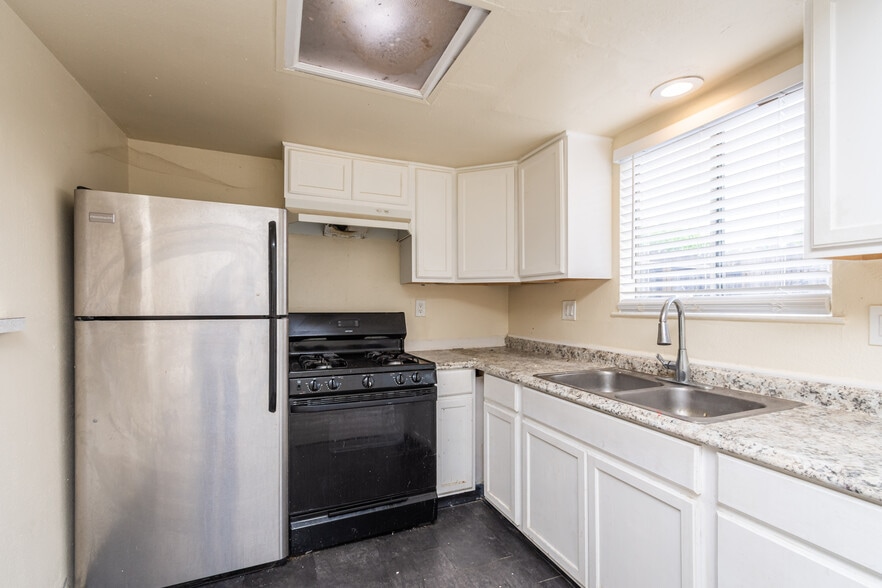 More Photos Of 4304 Manchester Ave, Stockton Apartments For Sale