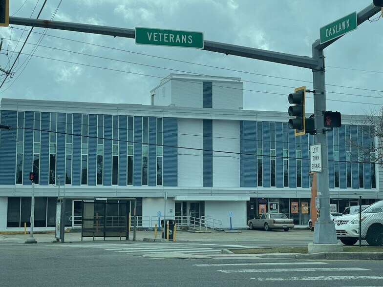 More Photos Of 1000 Veterans Memorial Blvd, Metairie Bank For Lease