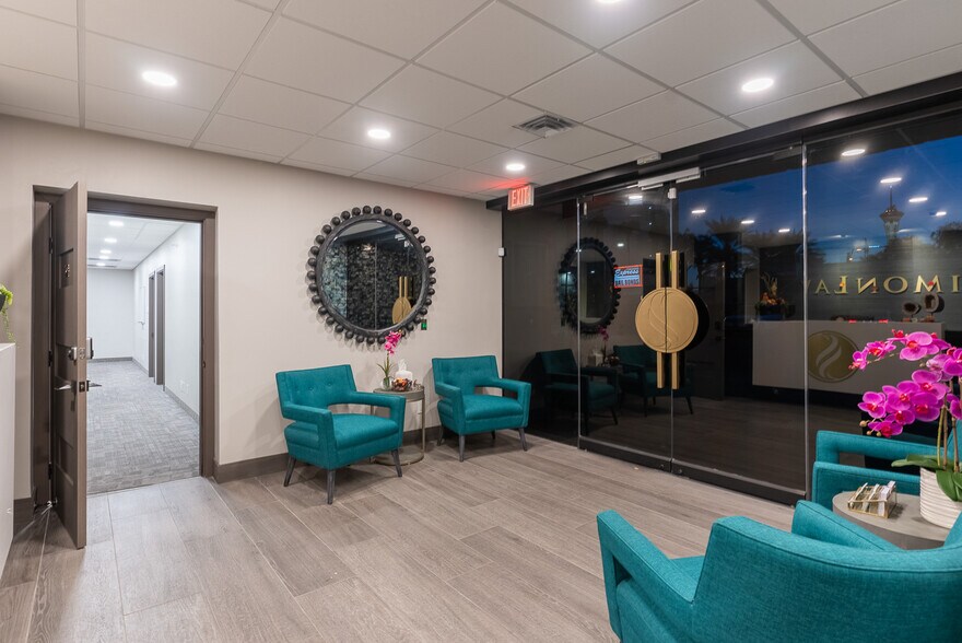 Primary Photo Of 810 S Casino Center Blvd, Las Vegas Office For Lease