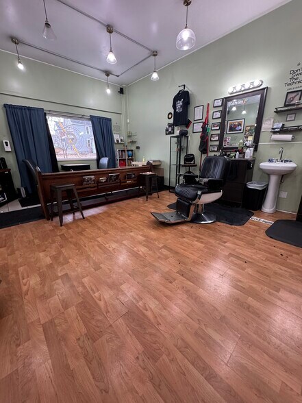 More Photos Of 1828-1832 E 35th St, Minneapolis Storefront For Lease