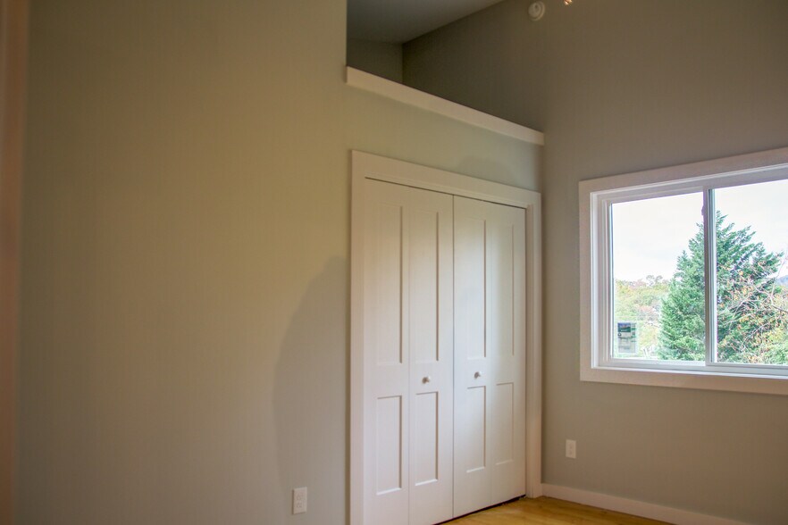 More Photos Of 108 Lager Ln, Asheville Apartments For Sale