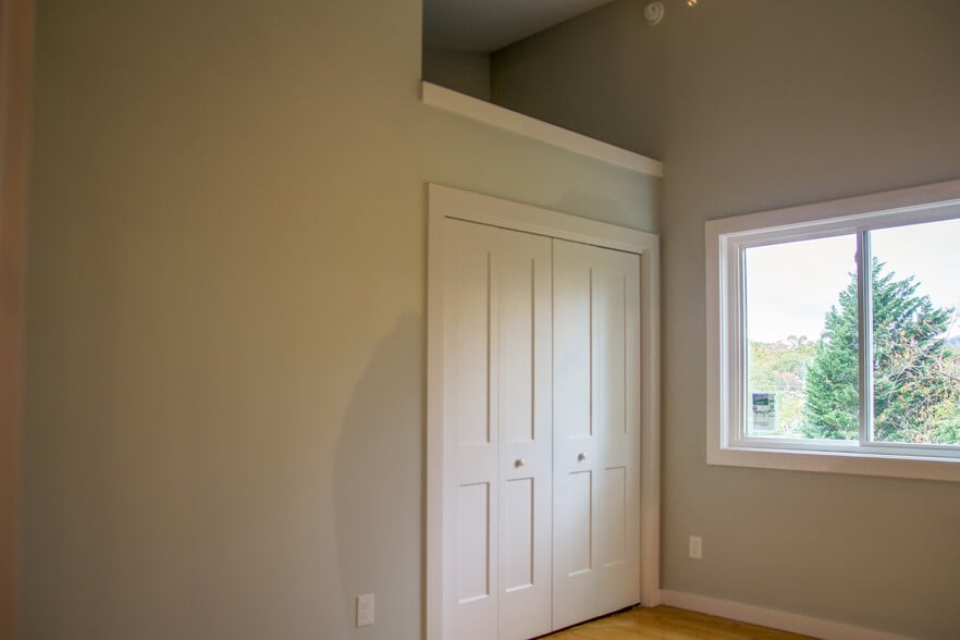 More Photos Of 108 Lager Ln, Asheville Apartments For Sale