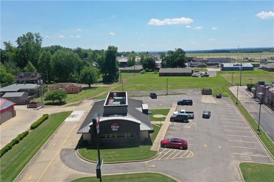 More Photos Of 511 Union St, Dardanelle General Retail For Sale