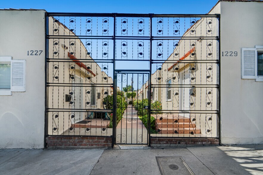 More Photos Of 1227 N Fairfax Ave, West Hollywood Apartments For Sale