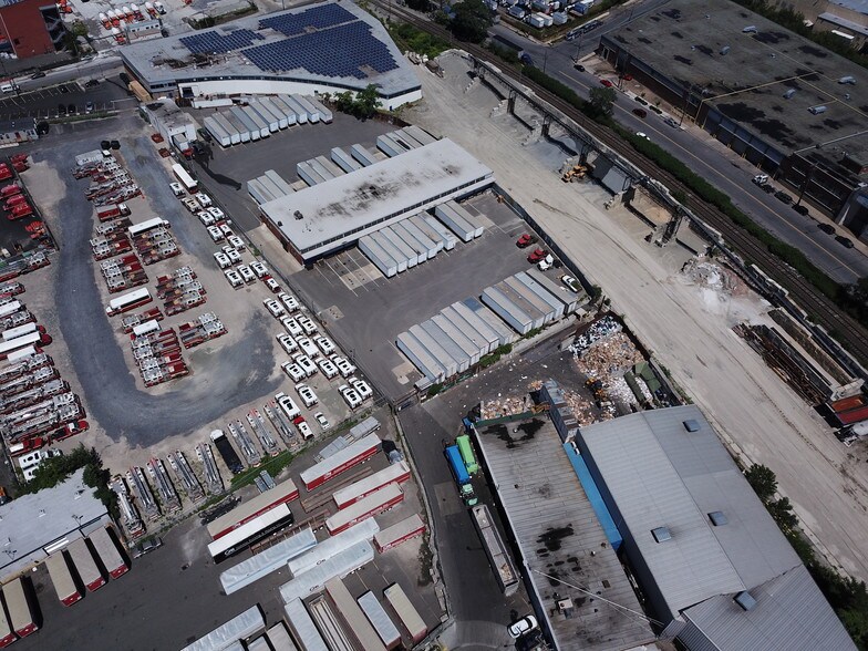 More Photos Of 1 Railroad Pl, Maspeth Warehouse For Lease
