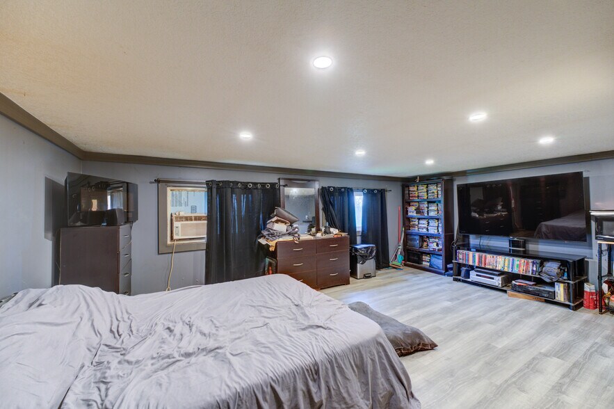 More Photos Of 76 Capron St, Paris Storefront Retail Residential For Sale