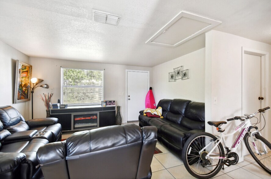 More Photos Of 4507-4517 E Giddens Ave, Tampa Multifamily For Sale